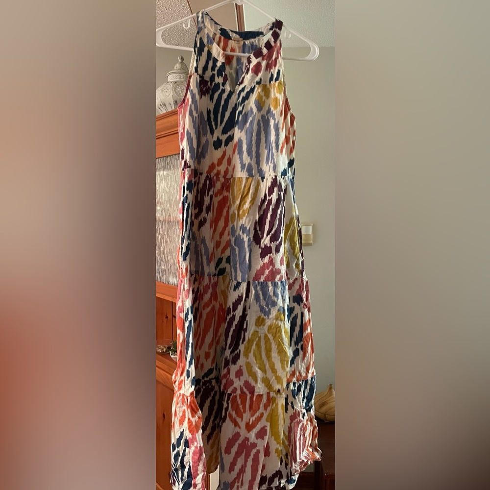 Sleeveless multi color dress